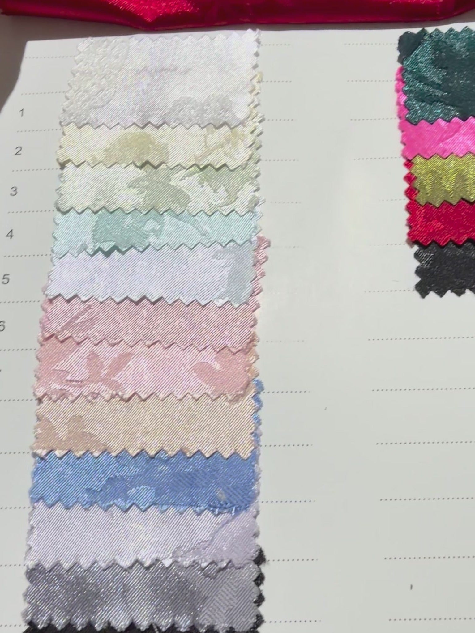 Customizable Semi-Sheer Silk-Like Floral Jacquard Lining Fabric Viscose/Rayon Jacquard Fabric