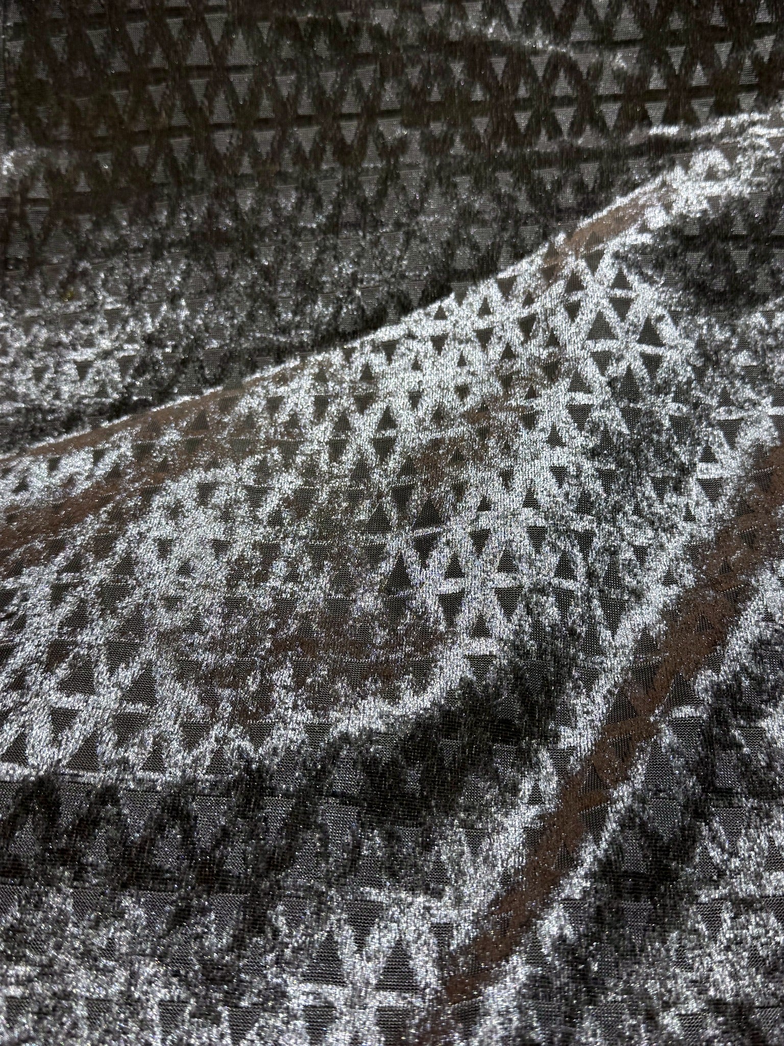 J354-6A Customizable Metallic Cut Velvet Jacquard Upholstery Fabric Sofa & Upholstery Fabric