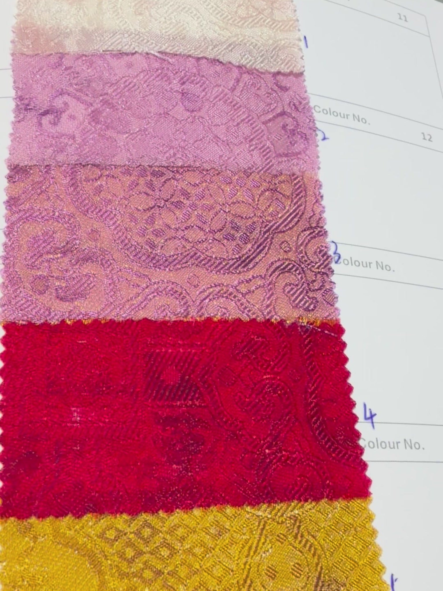 Customizable Semi-Sheer Silk-Look Jacquard Lining Fabric Viscose/Rayon Jacquard Fabric